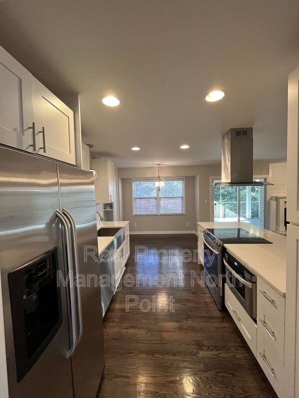 3434 Palace Ct - Photo 6 of 50