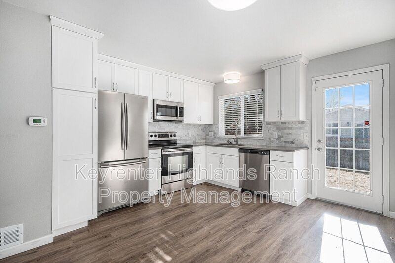 664 Walden Ct - Photo 5 of 14