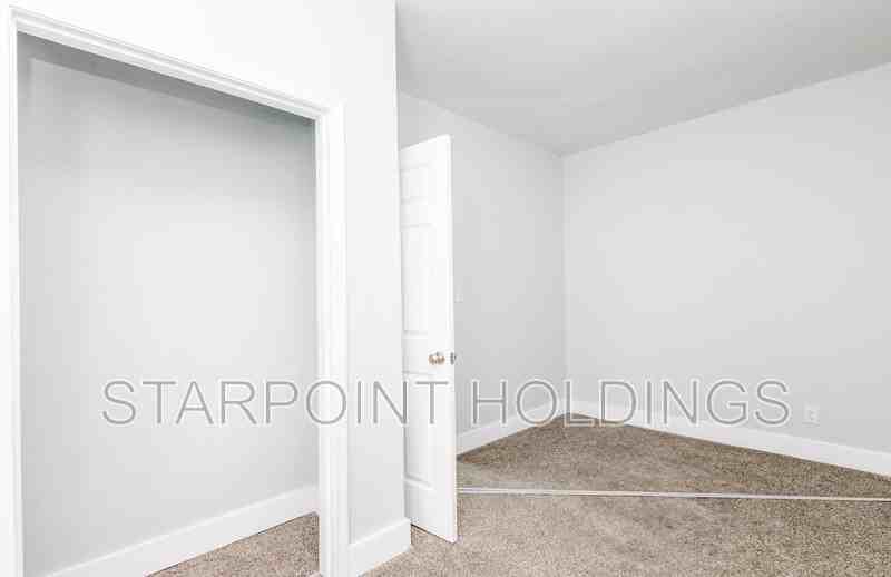 1708 W Oak St - Photo 3 of 11