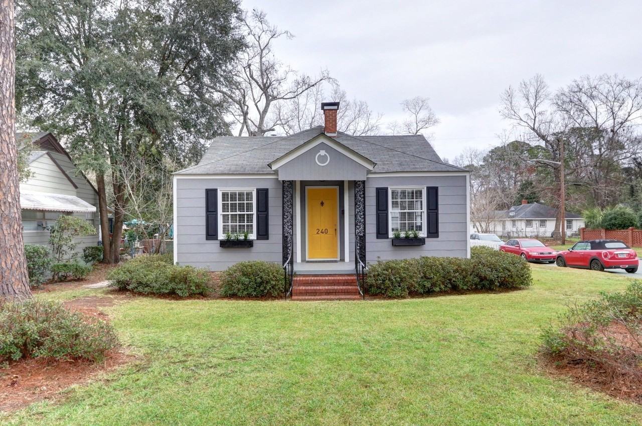 240 Columbus Dr - Photo 2 of 31