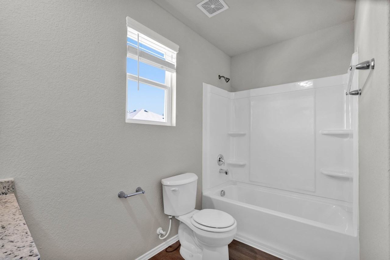 7239 Converse Ridge Bld 8 - Photo 2 of 6
