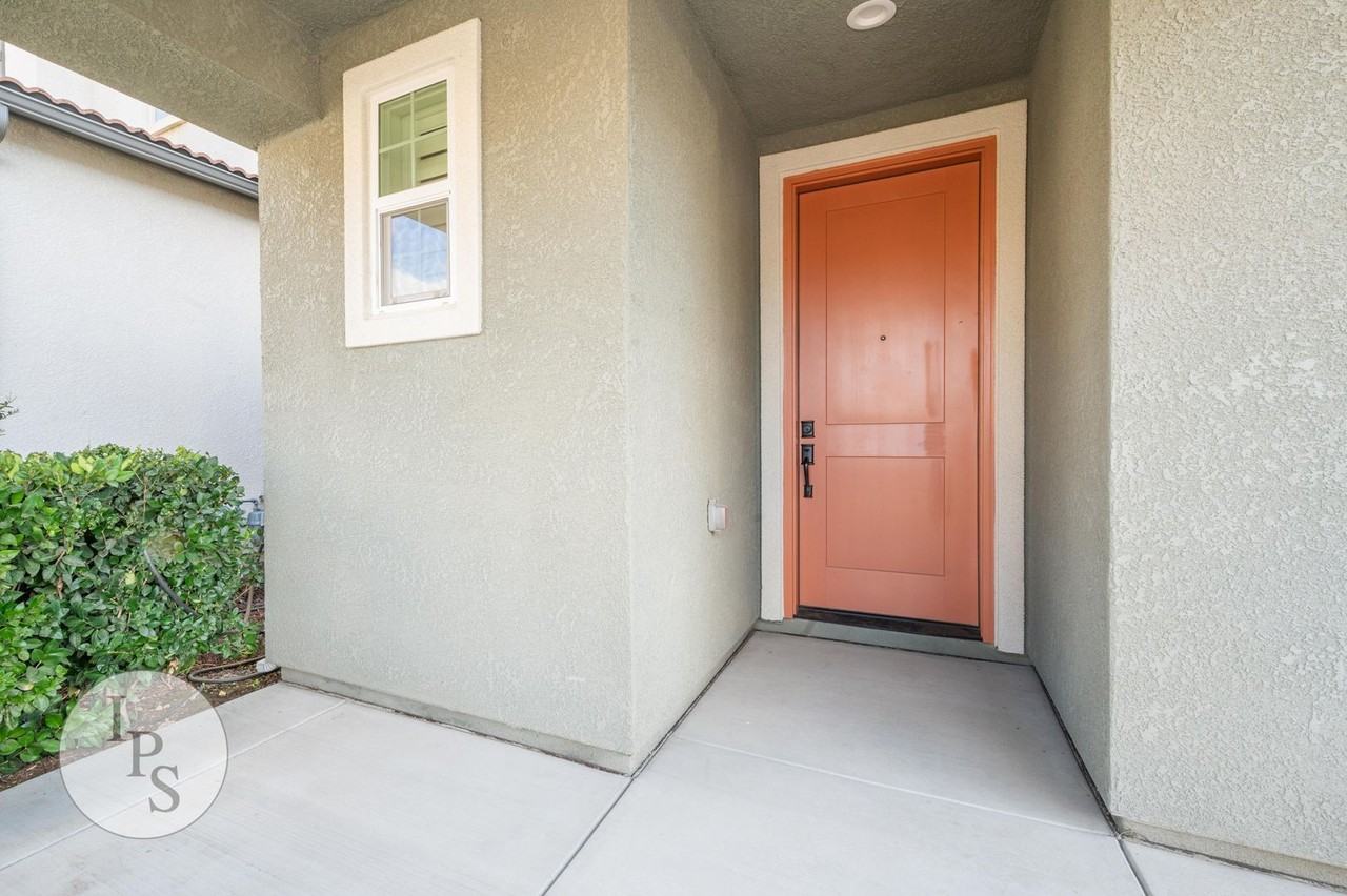 858 Twin Oaks Rd - Photo 3 of 42
