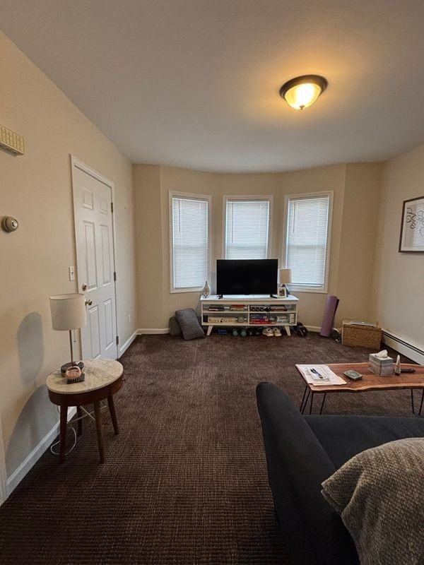 99 Grace St - Photo 2 of 15