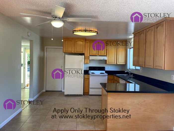 1840 Landana Dr - Photo 3 of 19