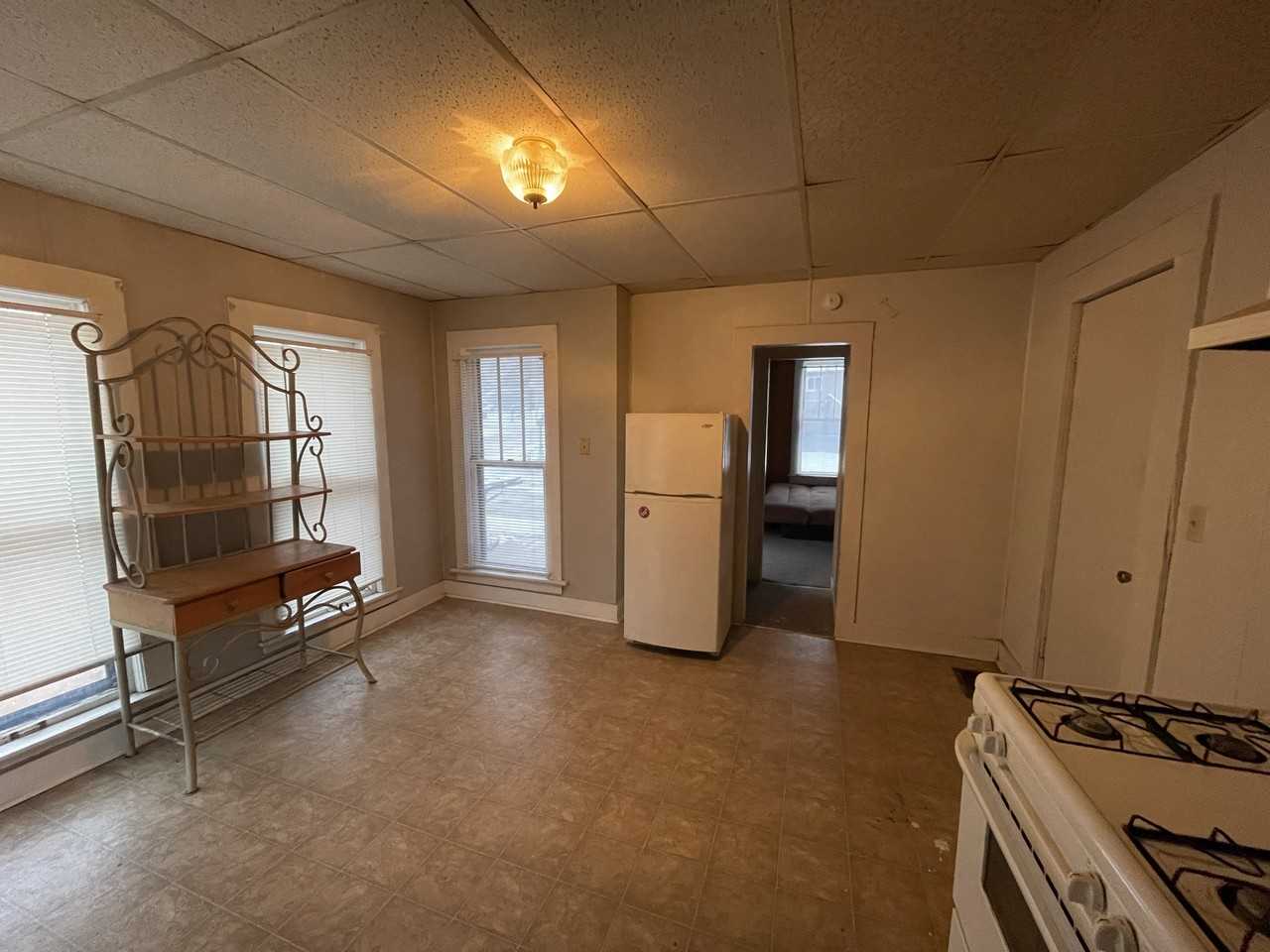 1553 8th Ave #B - Photo 6 of 12