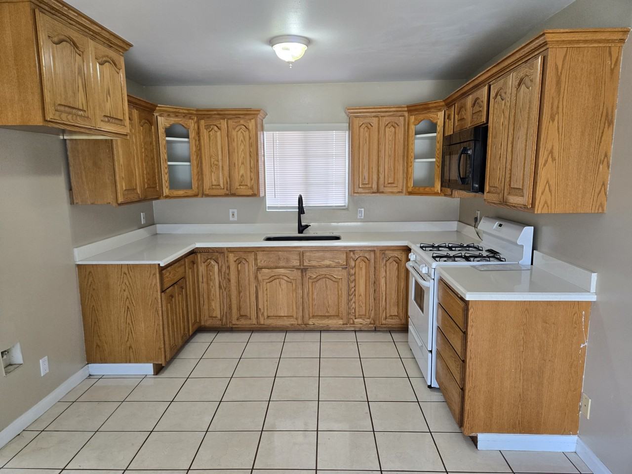 3880 Stanton St #NA - Photo 2 of 6