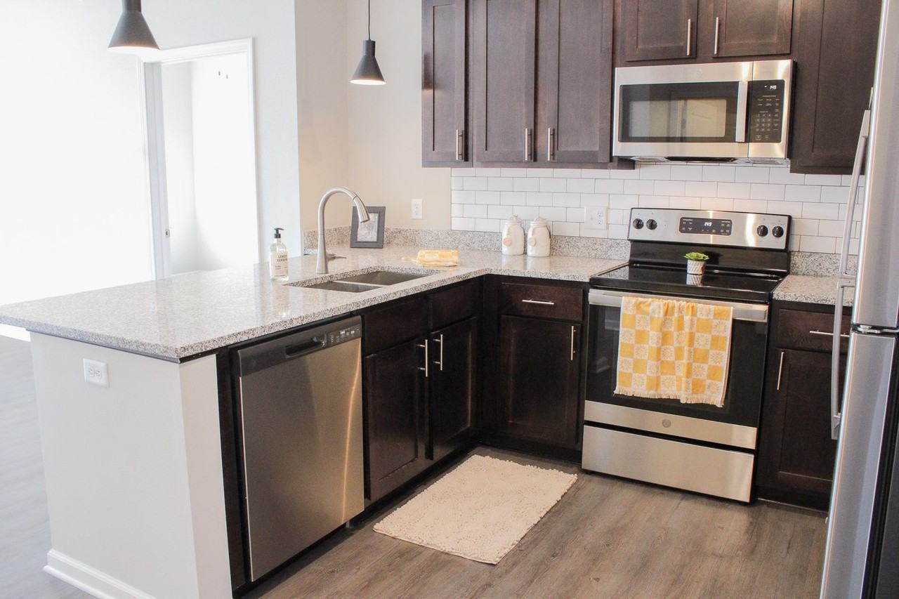 3251 Redhawk - Photo 2 of 17