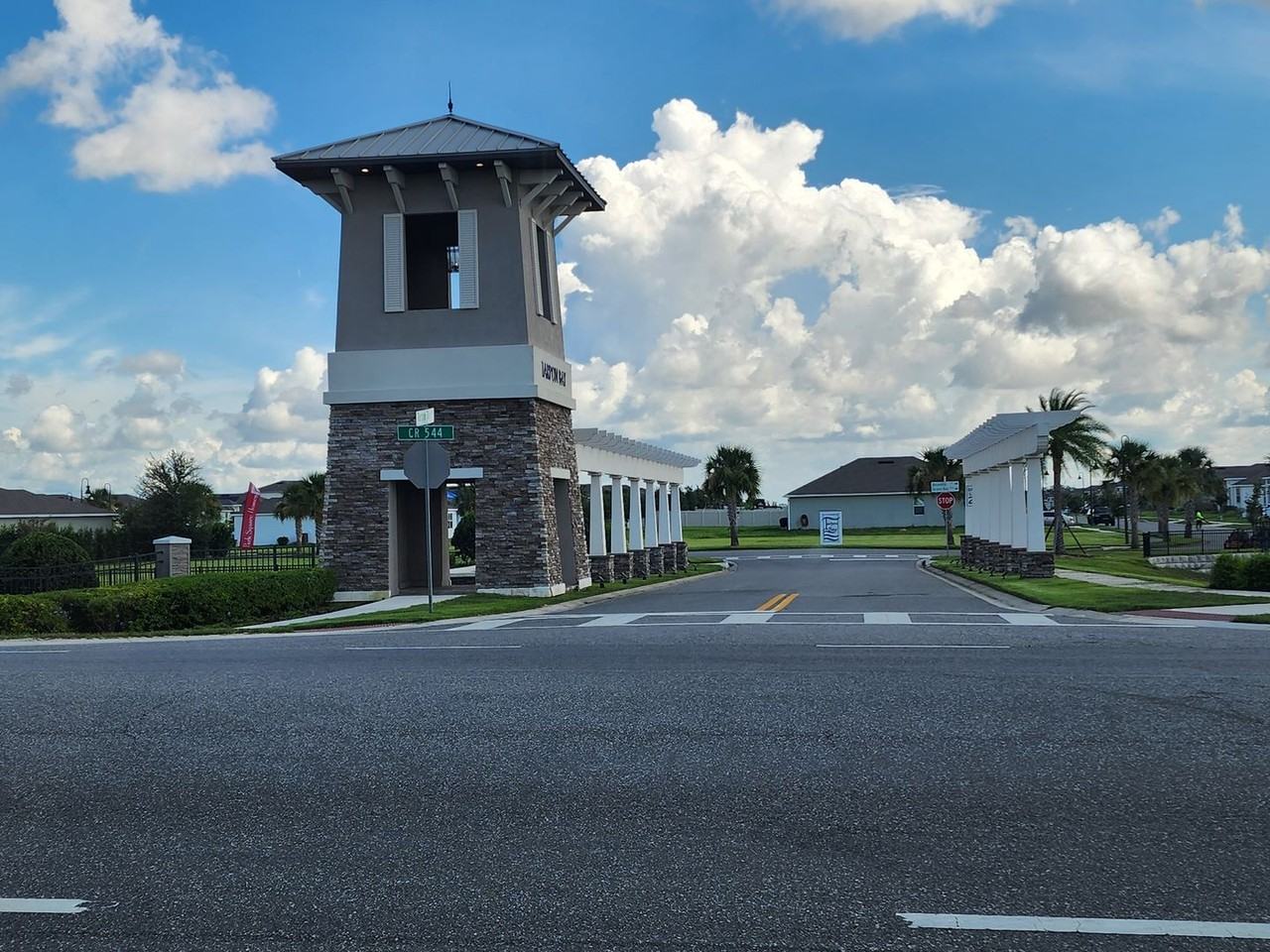 1551 Gardiner St - Photo 3 of 17