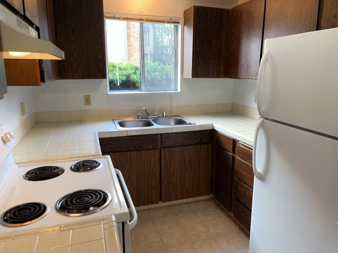 841 Bayside Rd - Photo 6 of 13