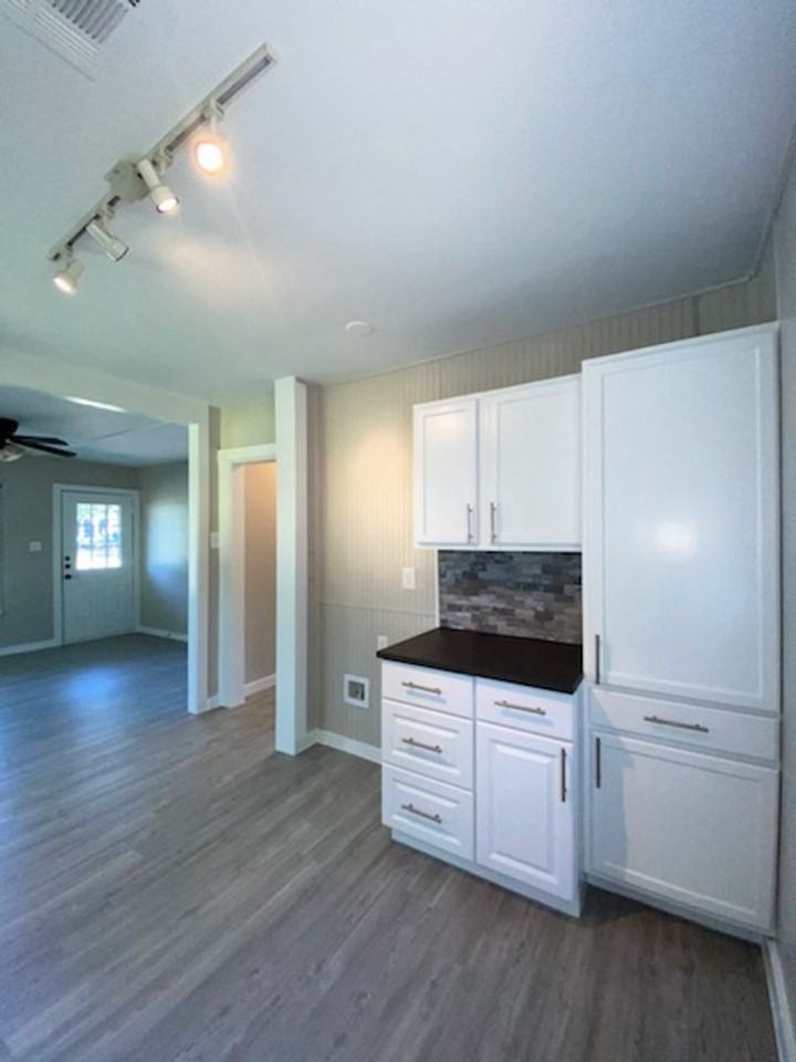 1516 D St - Photo 2 of 22