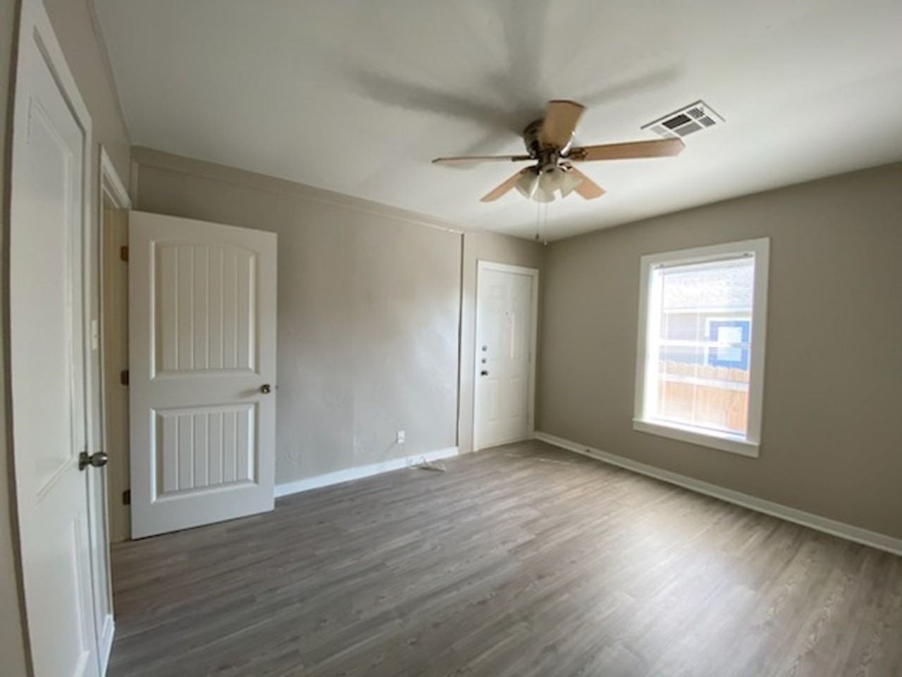 1516 D St - Photo 3 of 22