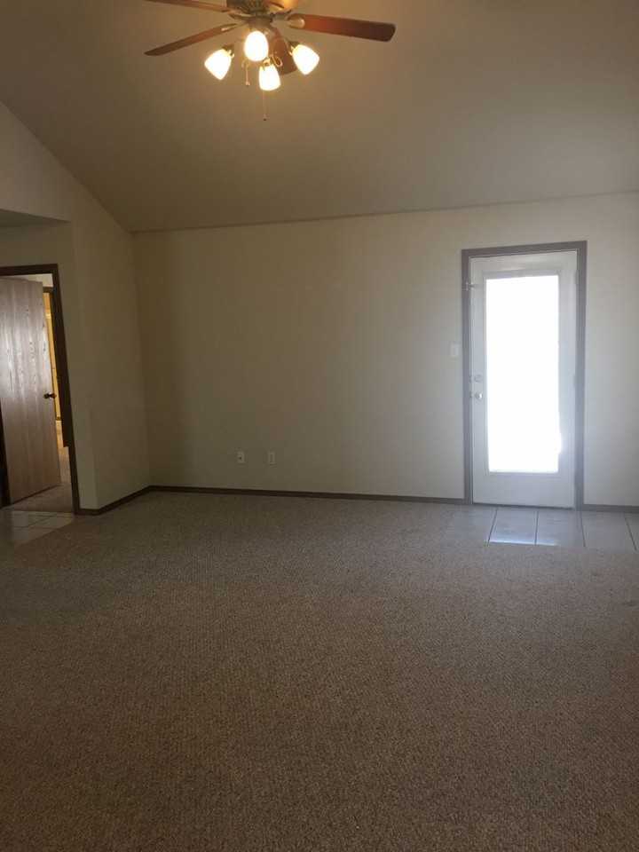 1115 Grinnel Cir - Photo 2 of 7