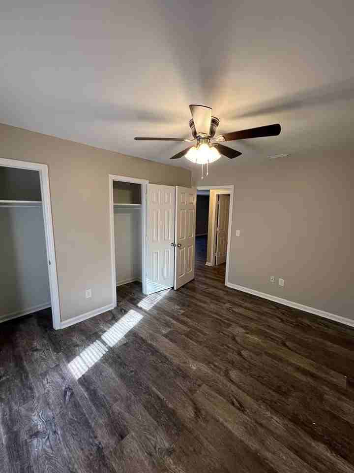 307 S College St - Photo 6 of 9
