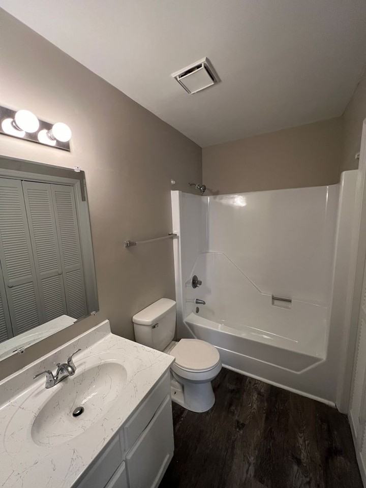 307 S College St - Photo 7 of 9