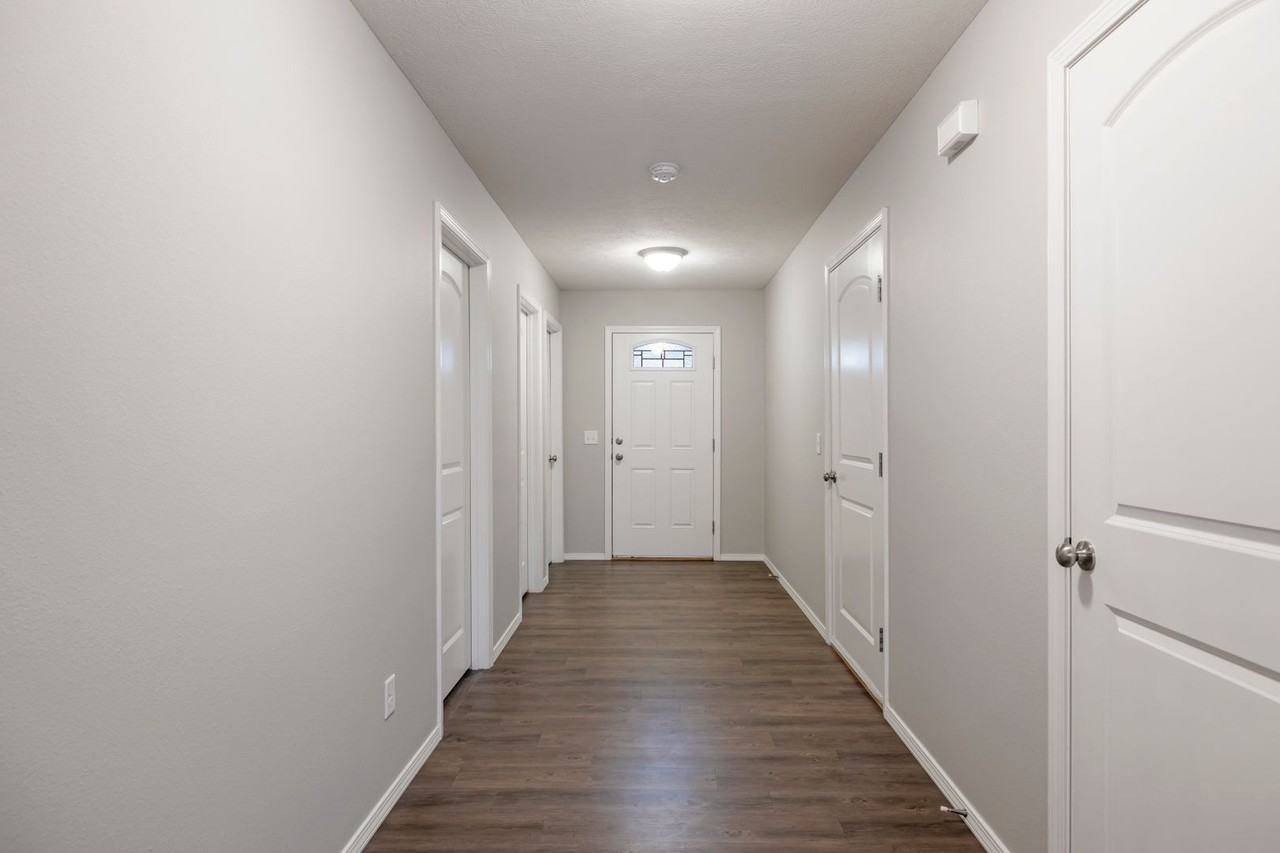 4616 W Madison St - Photo 2 of 21