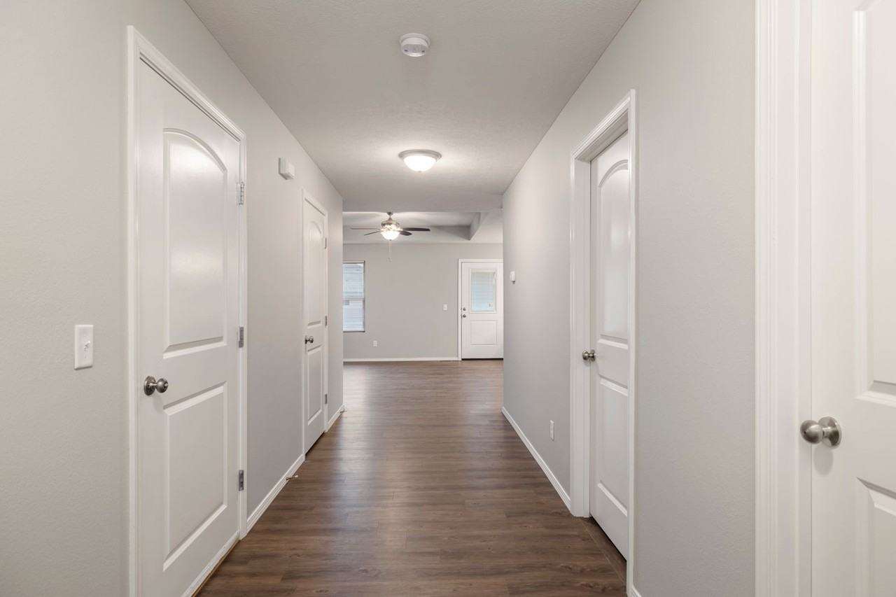 4616 W Madison St - Photo 3 of 21