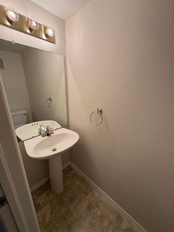 12548 Forest Dr - Photo 6 of 15