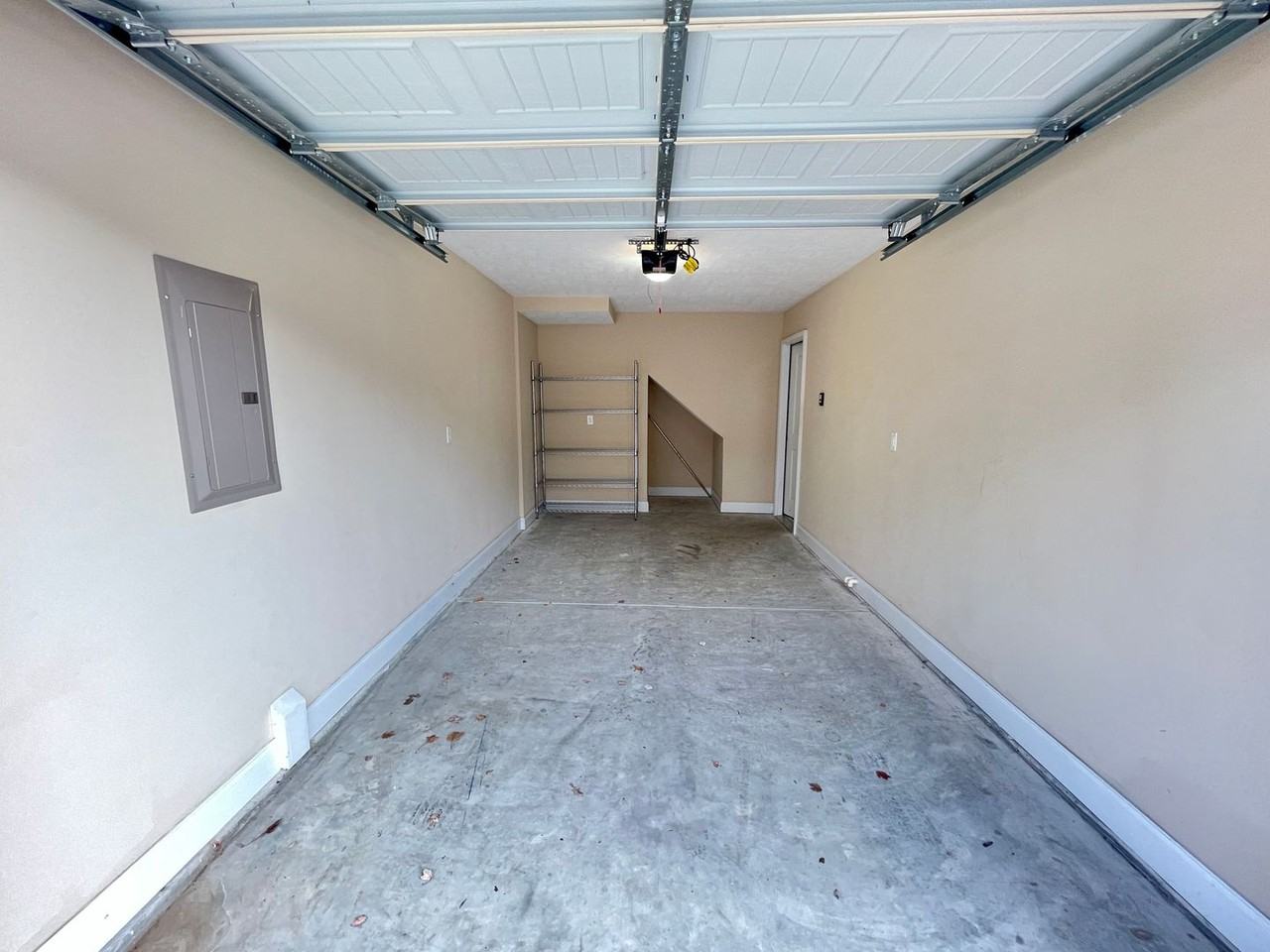 528 Scenic Dr - Photo 2 of 26