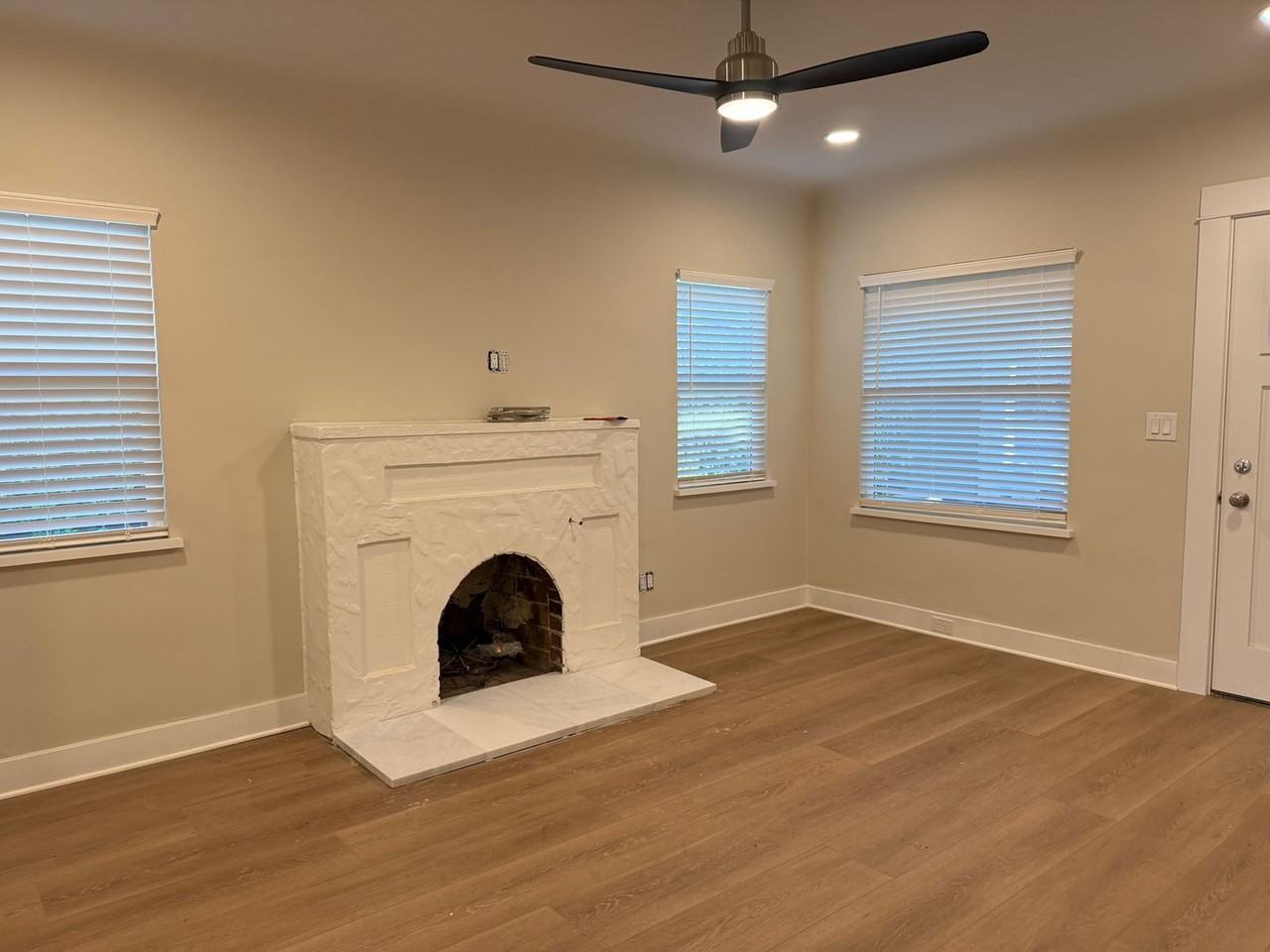 509 Sierra Blvd - Photo 2 of 14