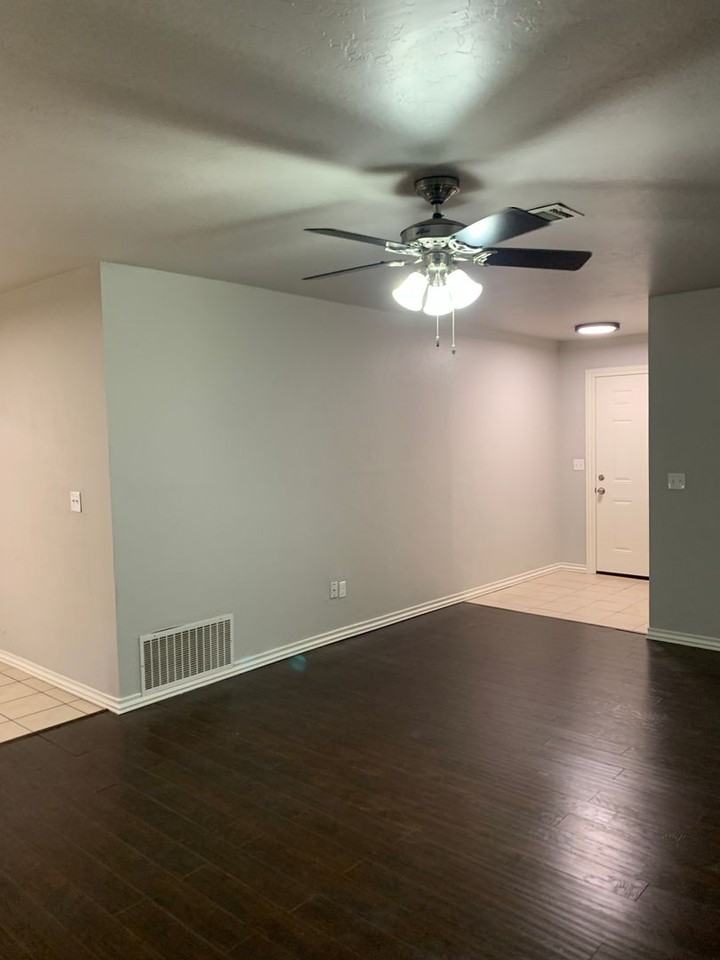 517 Post Oak Ln - Photo 6 of 45