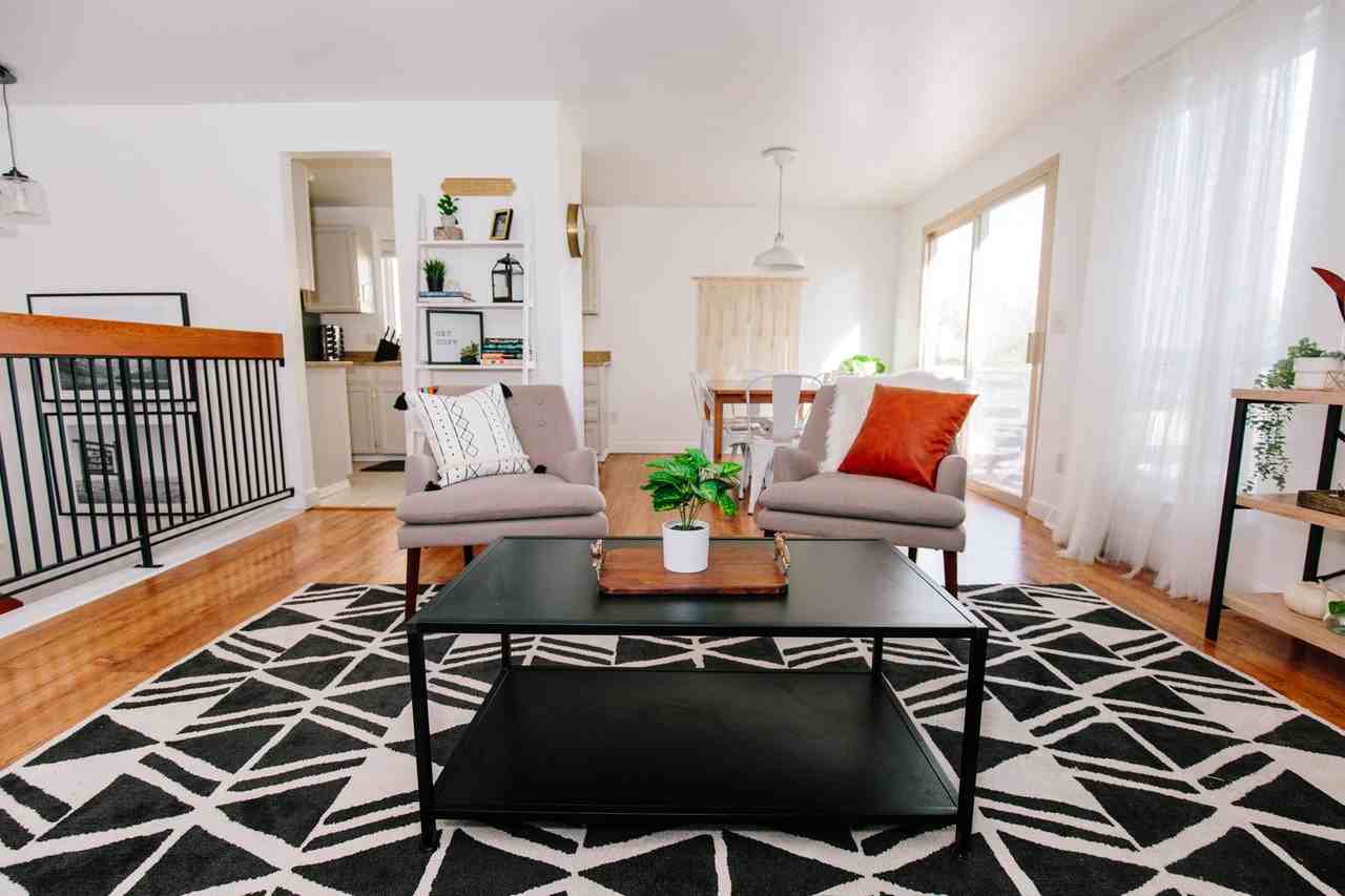 7802 Club Crest Dr - Photo 3 of 32