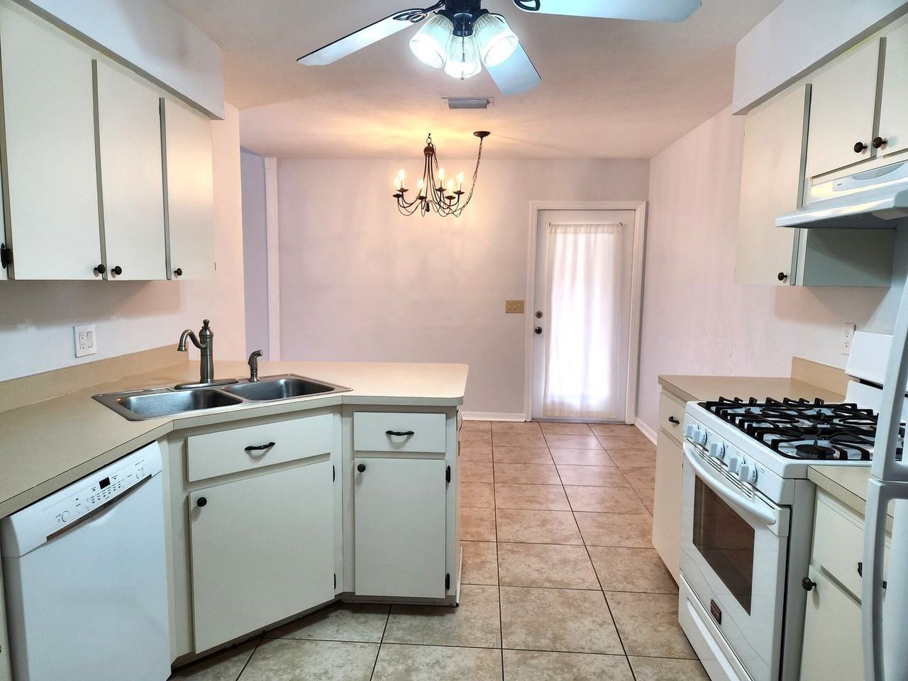 4120 Nw 16th Dr - Photo 6 of 19