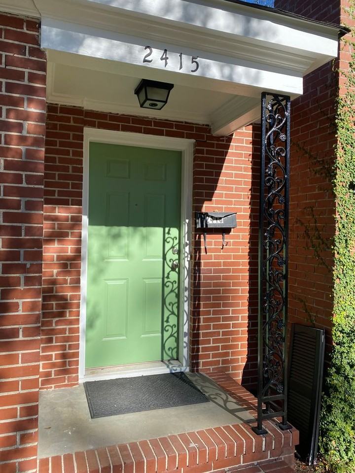 2415 52nd St - Photo 3 of 24