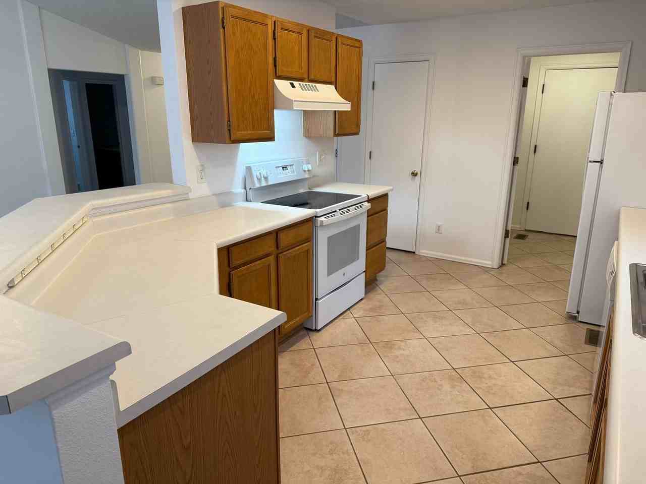 3690 Bucknell Dr - Photo 3 of 20