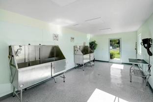 8255 Vineyard Ave - Photo 1 of 1