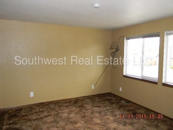1530 Arizona St - Photo 2 of 7