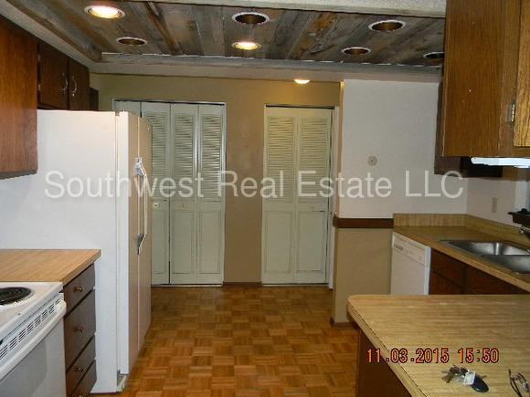 1530 Arizona St - Photo 3 of 7