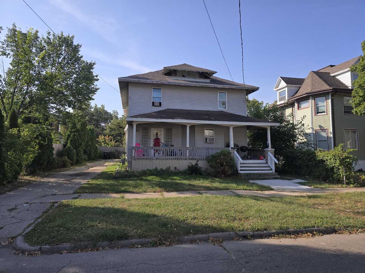 320 1/2 Highland Ave - Photo 2 of 21