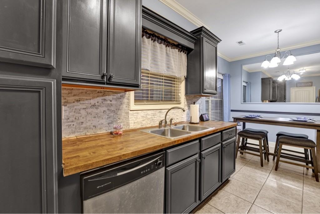 116 Cottage Ln - Photo 3 of 11