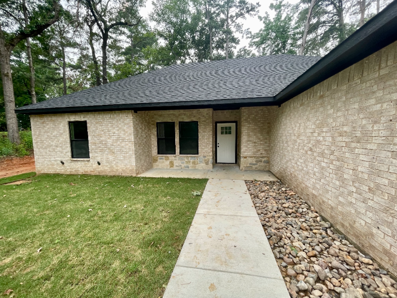 18682 Porsche Dr - Photo 3 of 19