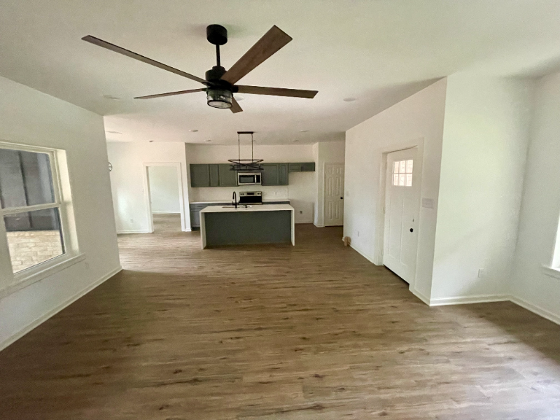 18682 Porsche Dr - Photo 5 of 19