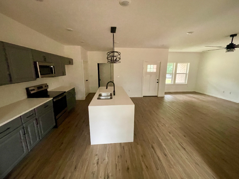 18682 Porsche Dr - Photo 7 of 19