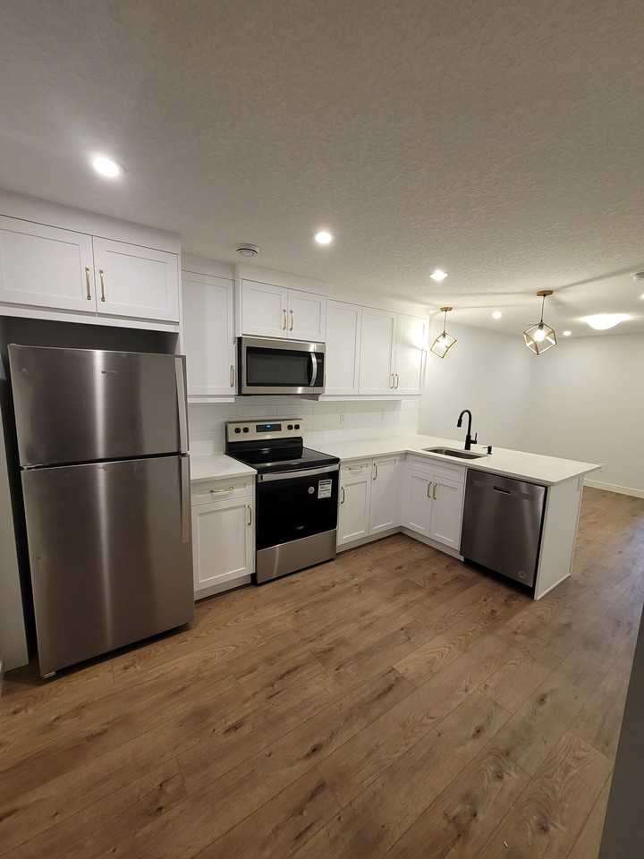 321 Ambleton Drive Northwest - Photo 3 of 12