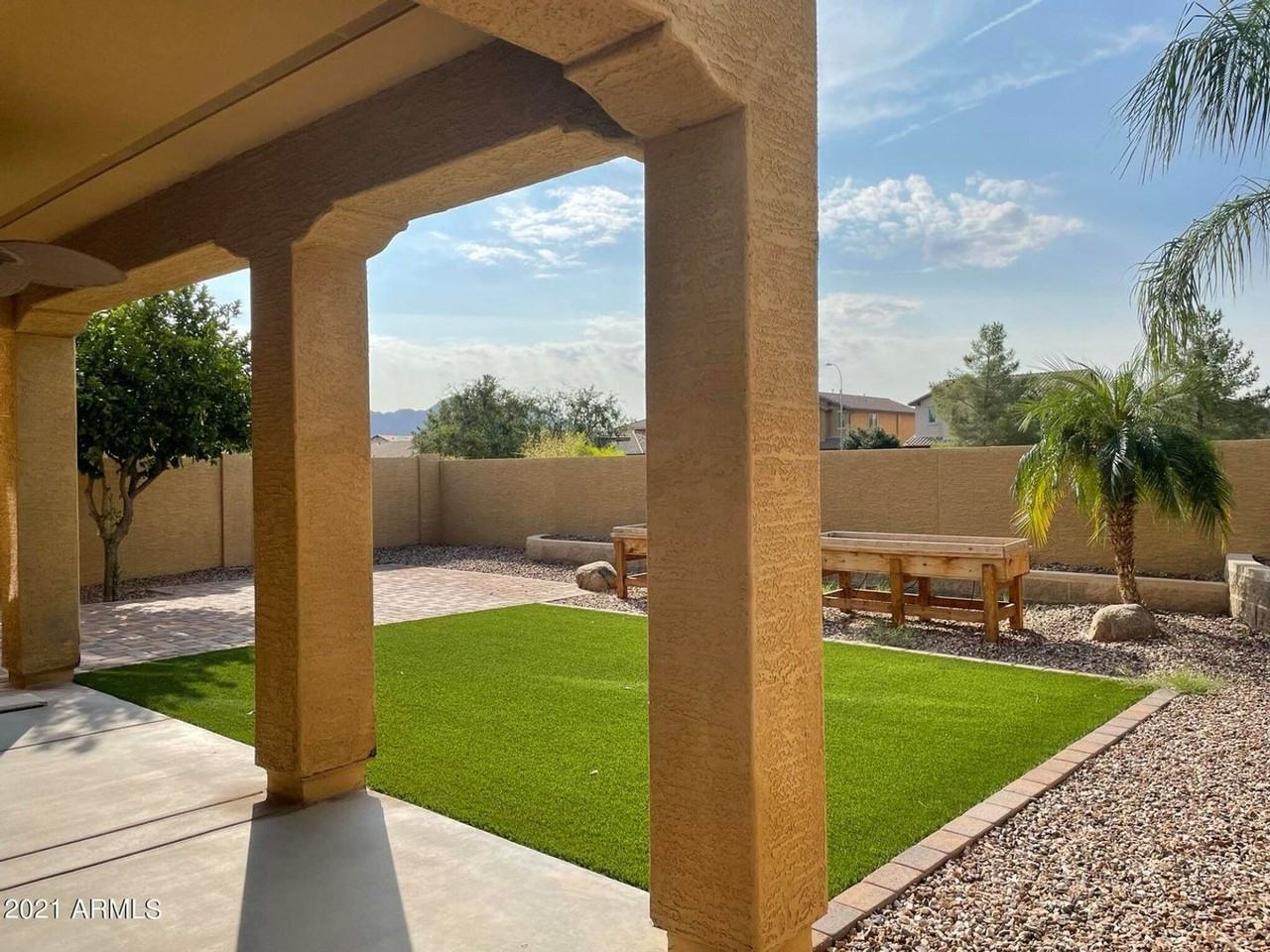 4045 E Bellerive Dr - Photo 3 of 13