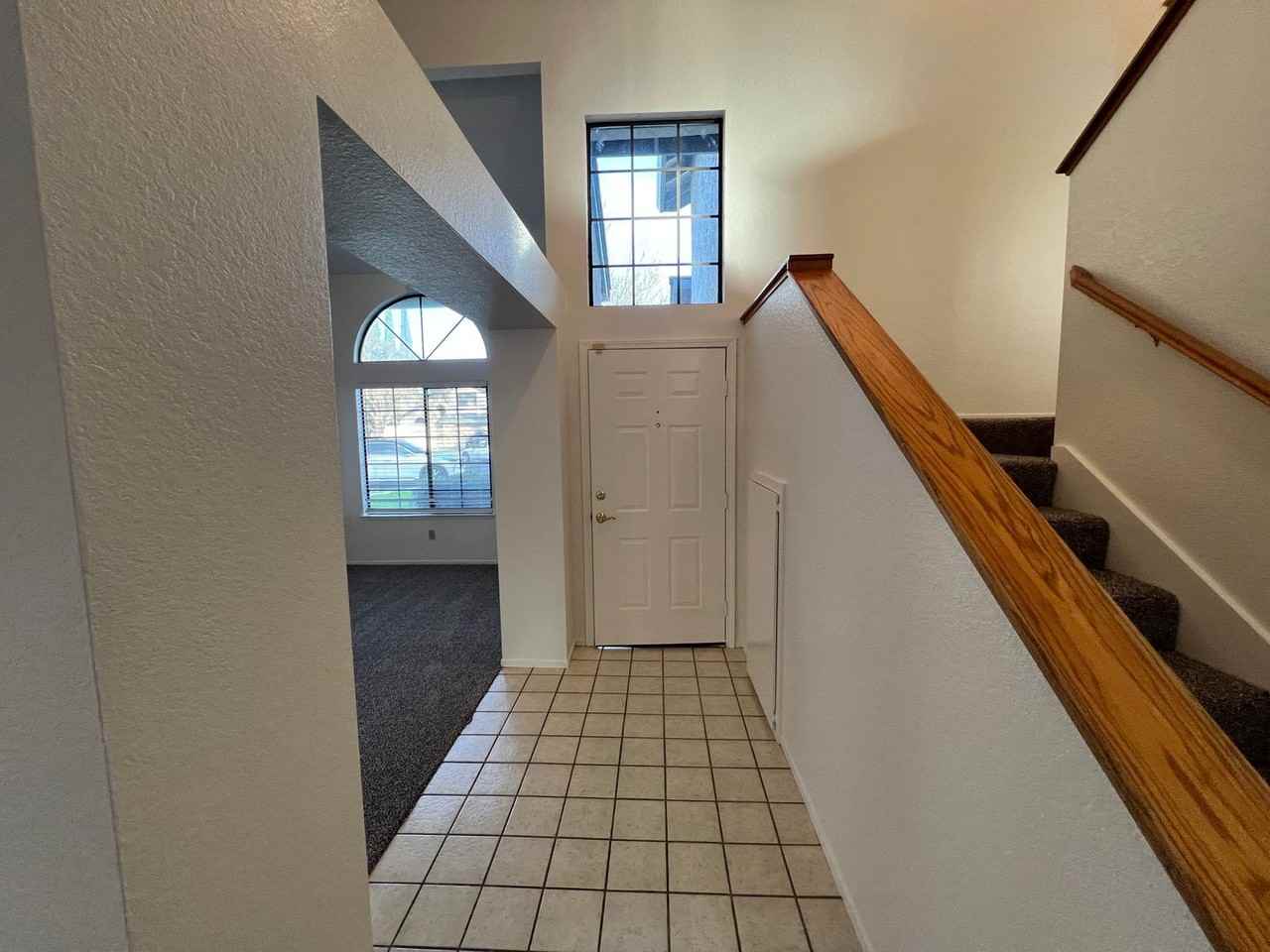 2121 Noelle Ct - Photo 3 of 37