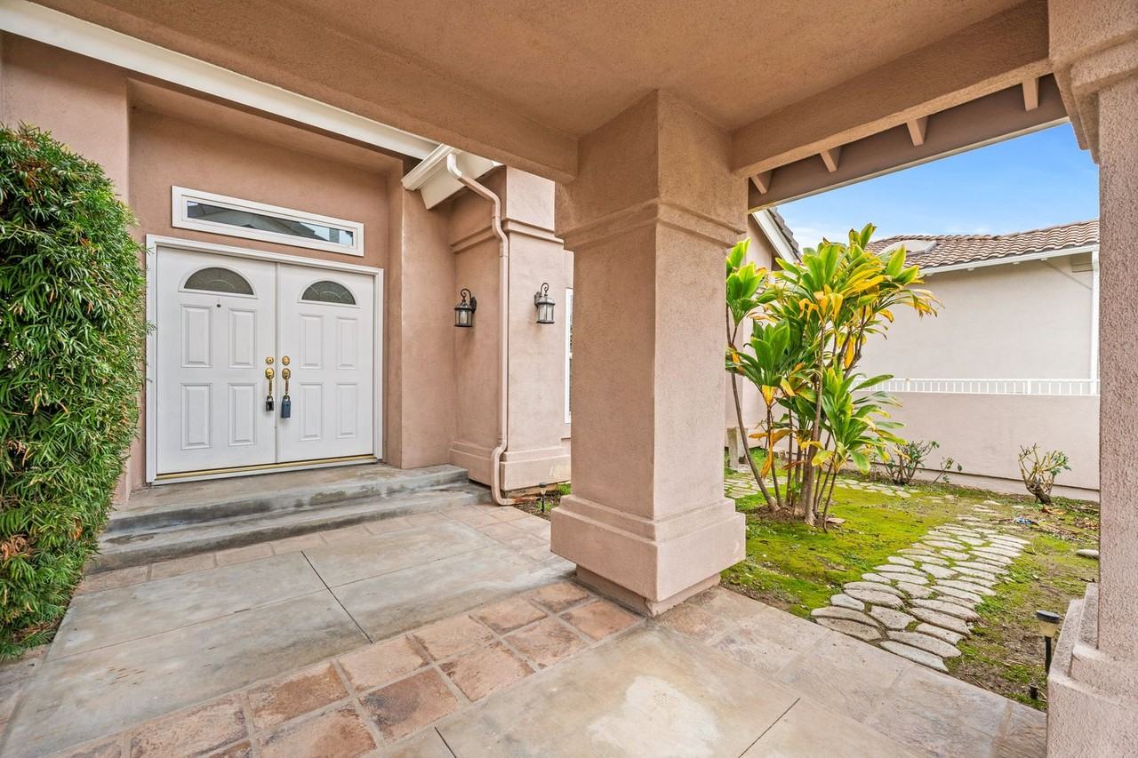 17550 Orange Ter - Photo 2 of 28