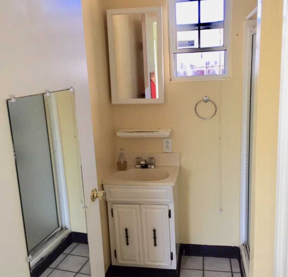 401 S 50th St - Photo 2 of 8