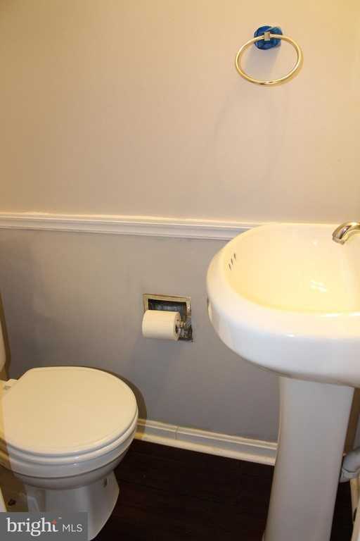 2055 S Lincoln St #2055 - Photo 4 of 27