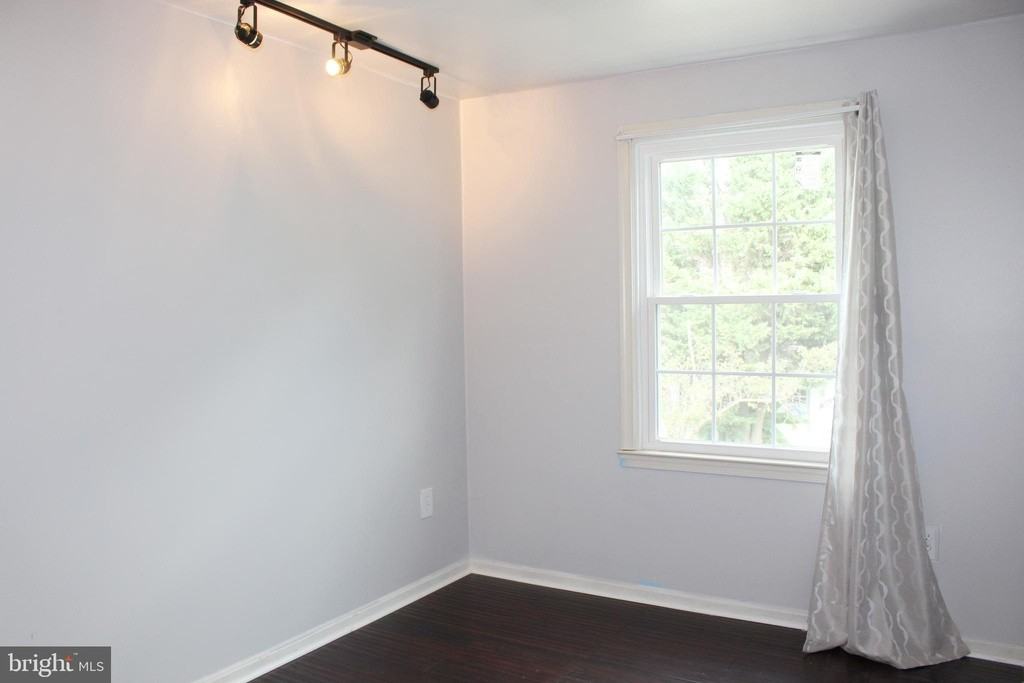 2055 S Lincoln St #2055 - Photo 7 of 27