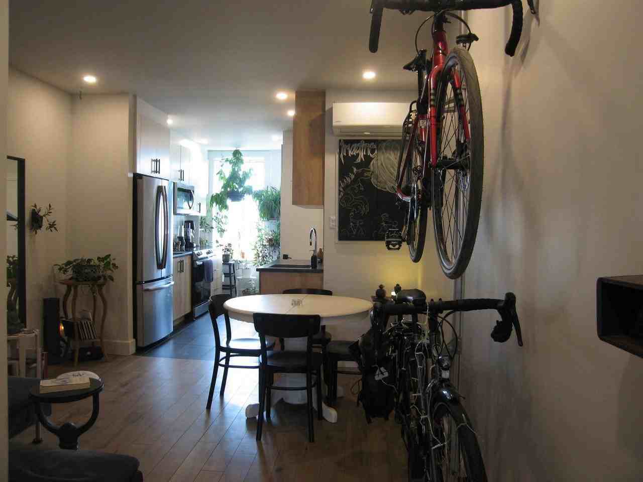 8452 Rue Saint-Denis - Photo 2 of 12