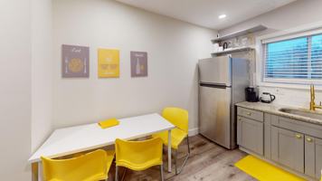 featured image of Everett St