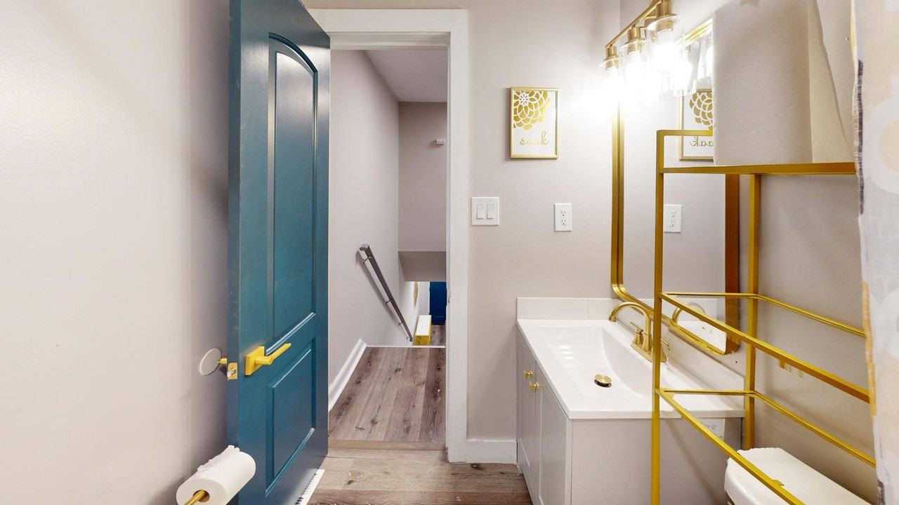 Everett St - Photo 4 of 9