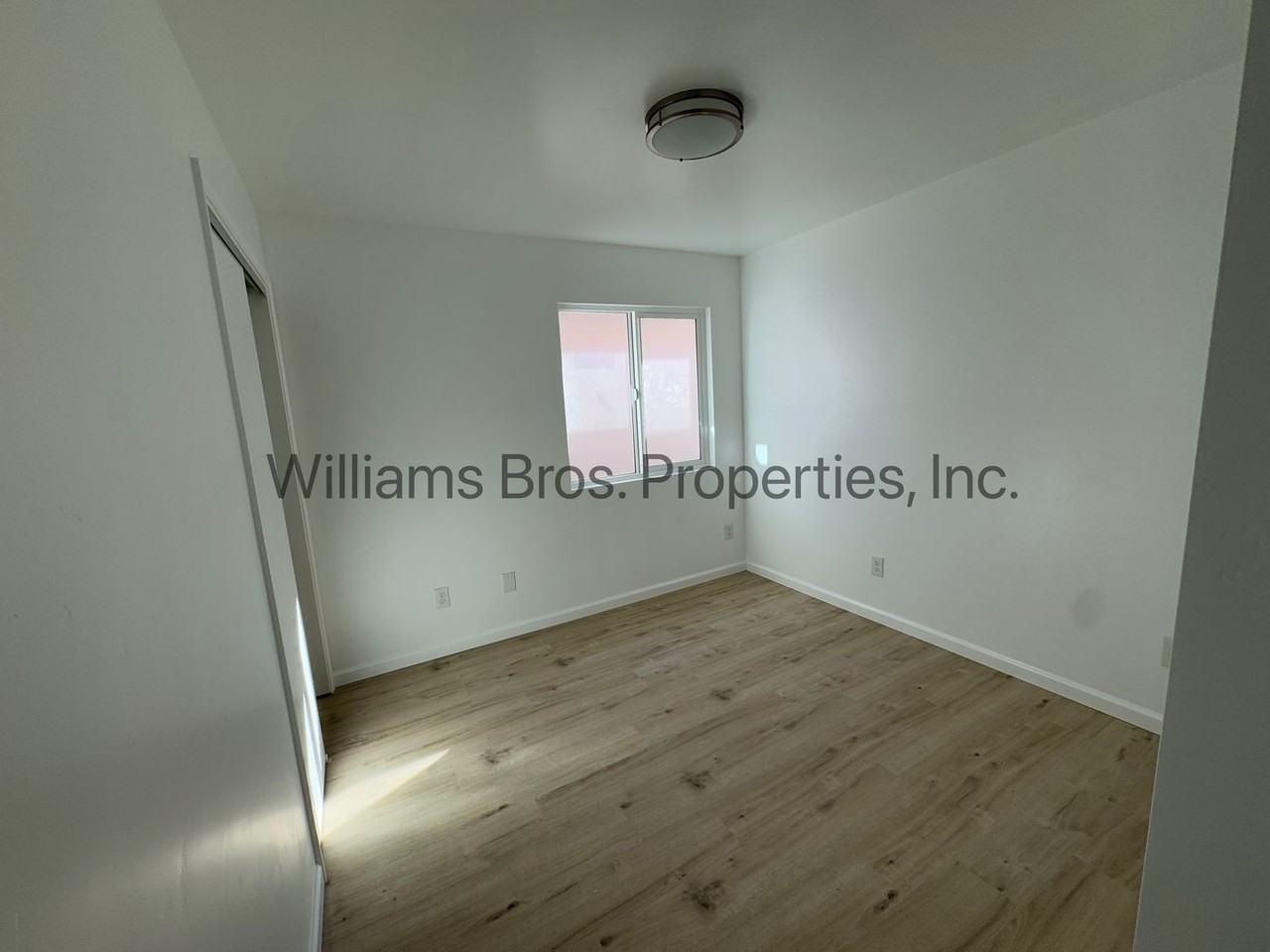1649 N Western Ave #A - Photo 5 of 10