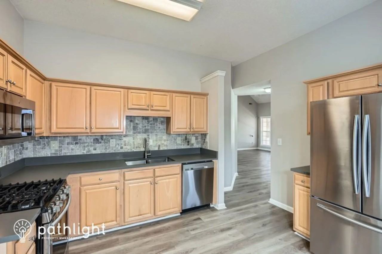 187 Kingsbrook Cir - Photo 3 of 21