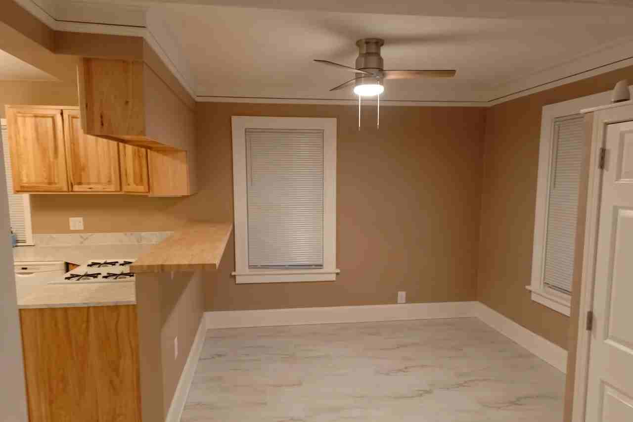 1210 Oak Park Ave - Photo 3 of 11