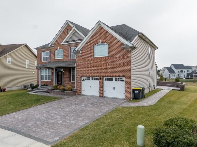 1105 Casey Dr - Photo 2 of 47
